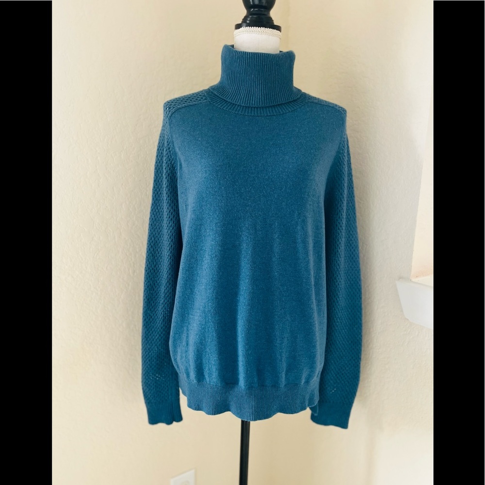 Theory 100% wool sweater